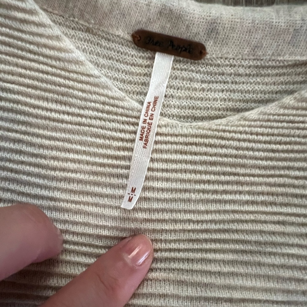 Free People Starman V Pullover Top In Ivory. - Picture 5 of 8